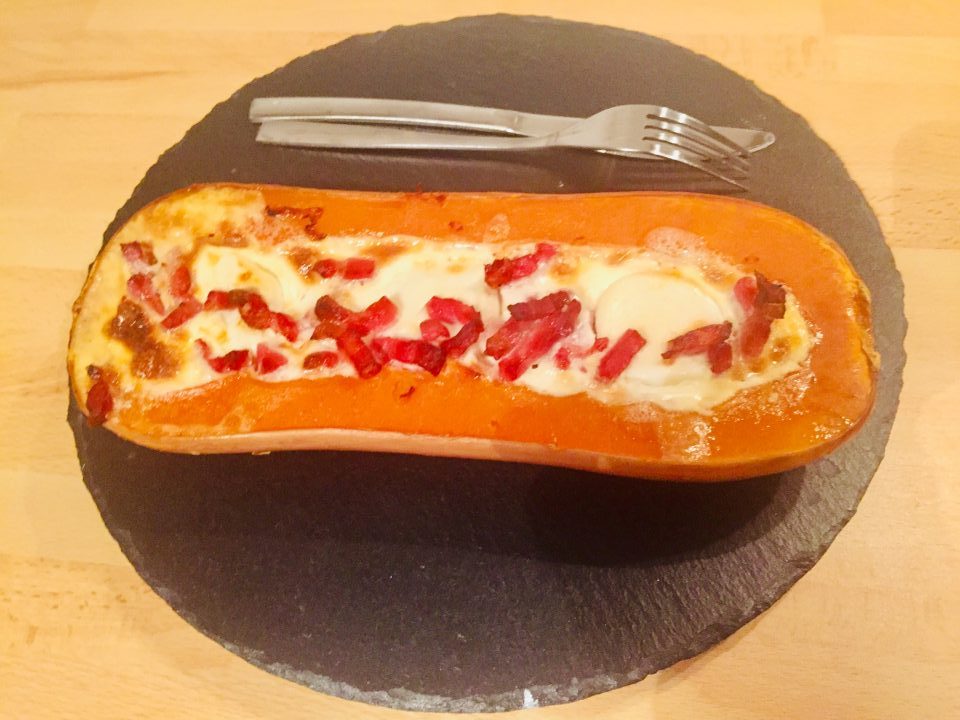 [Recette] Courge butternut farcie au fromage de chèvre et lardons
